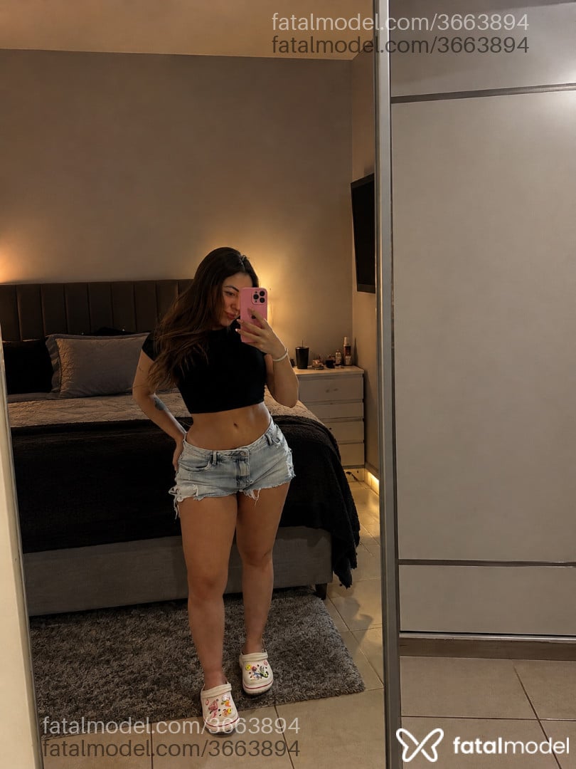 Acompanhante mulher com cabelo castanho de olhos castanhos - Yasmim