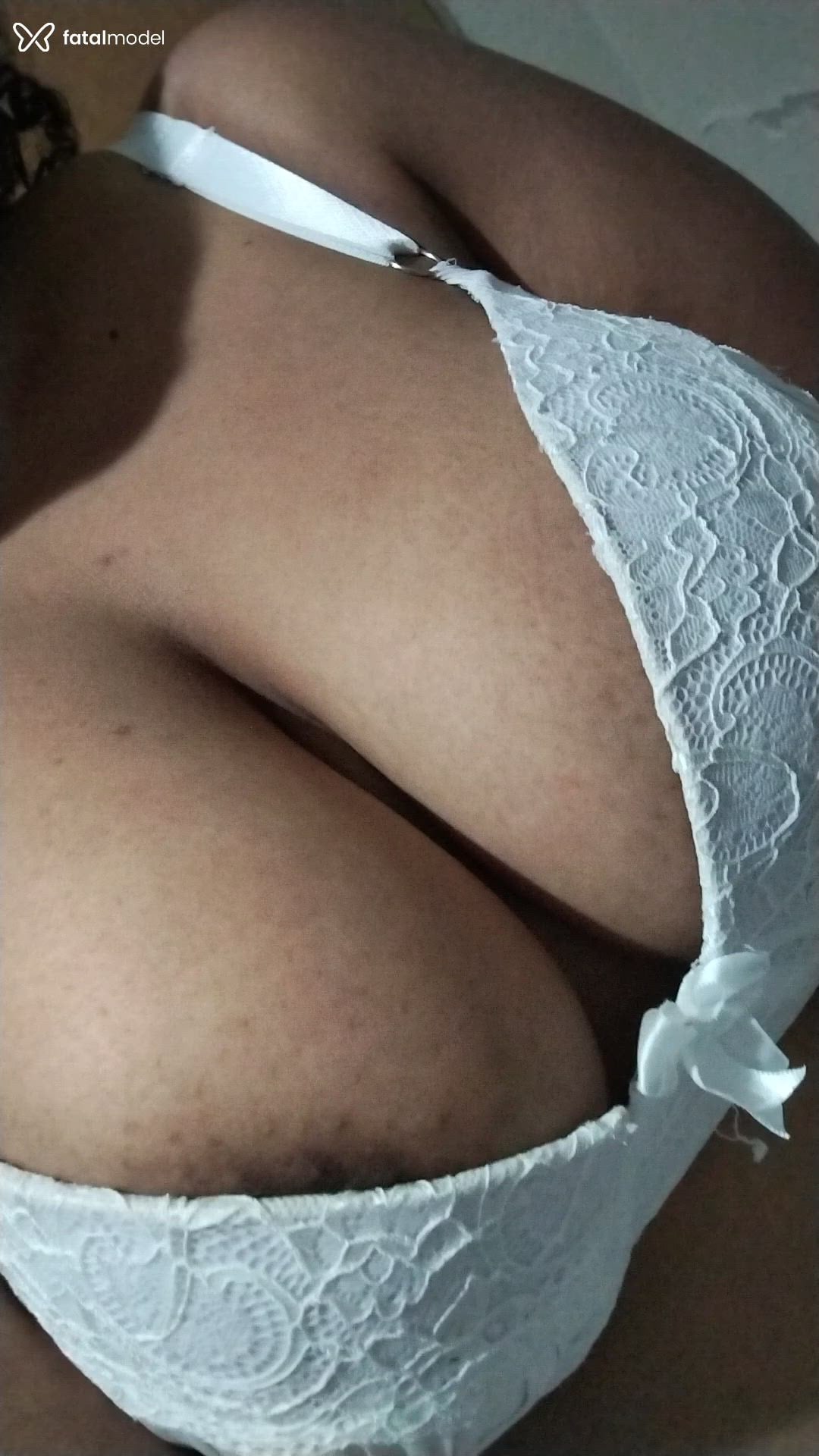 Acompanhante mulher morena (o) de olhos castanhos em Sertãozinho - Luiza Albuquerque