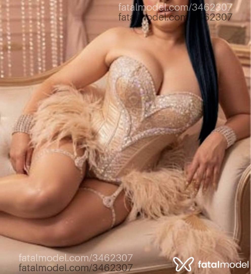 Acompanhante mulher morena (o) de olhos castanhos - Raphaela Guedez