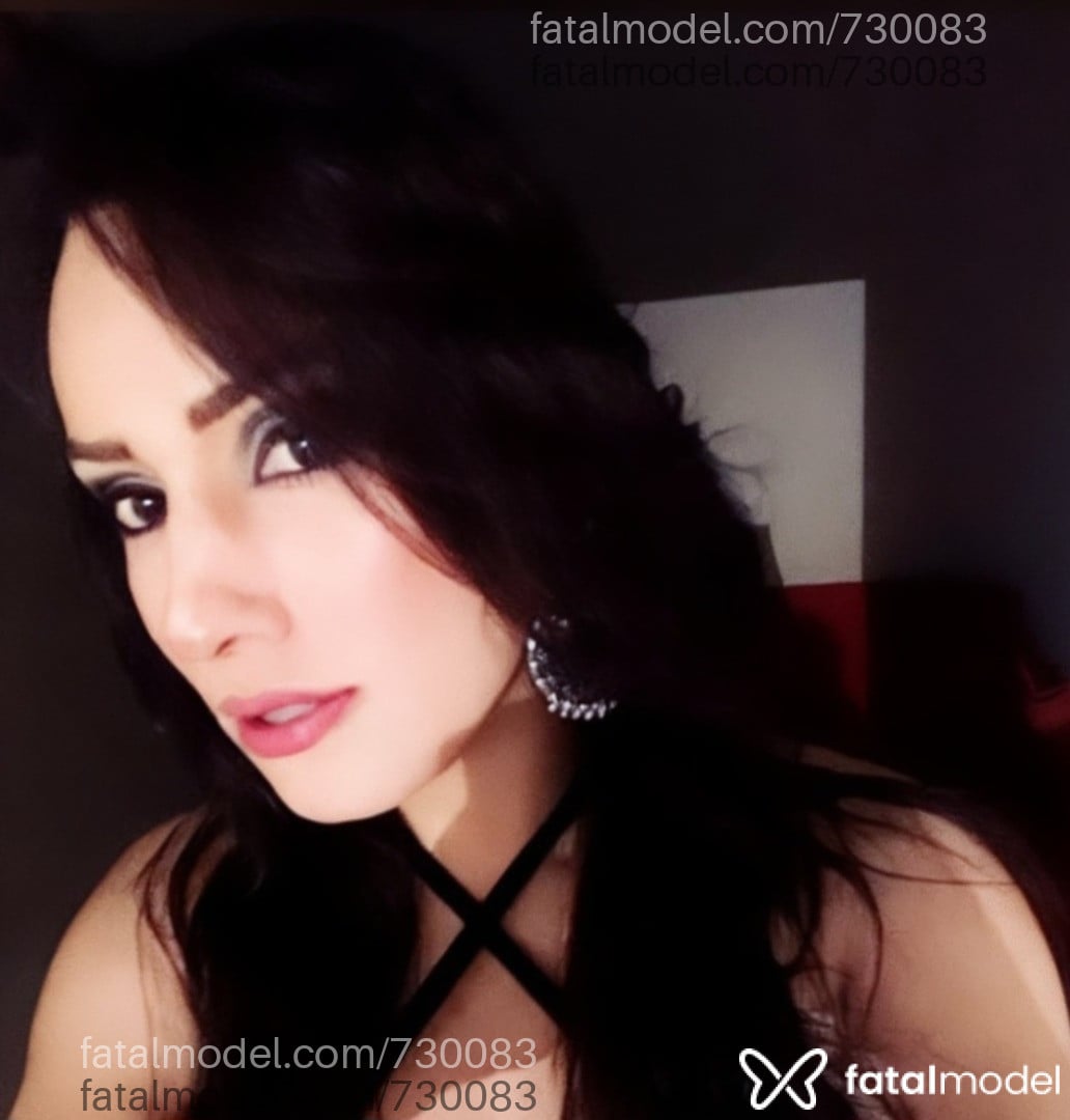 Acompanhante mulher trans morena (o) de olhos castanhos - Megan