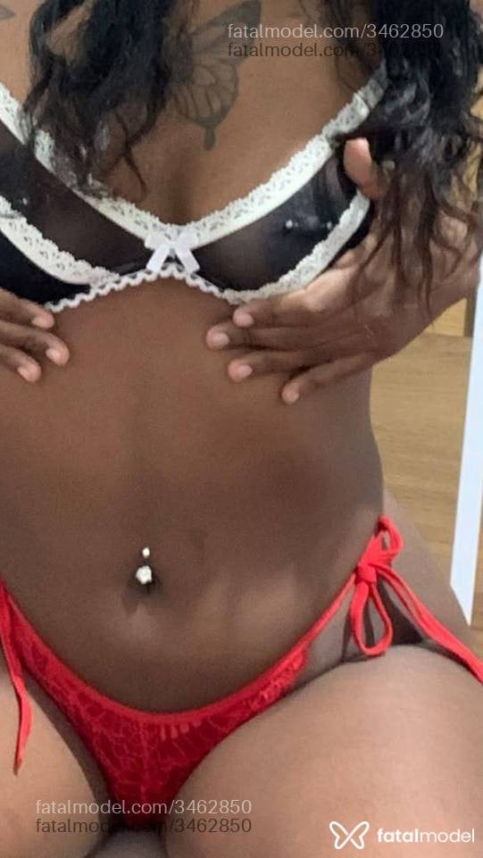 Acompanhante mulher morena (o) de olhos pretos - Luluzinha