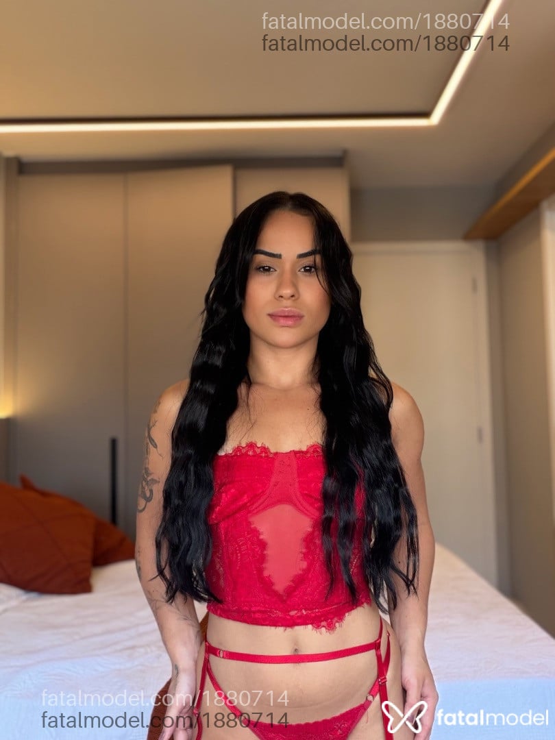 Acompanhante mulher com cabelo castanho de olhos castanhos - Julia