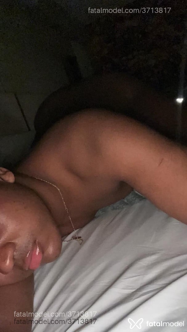 Acompanhante homem morena (o) de olhos pretos - Gustavo