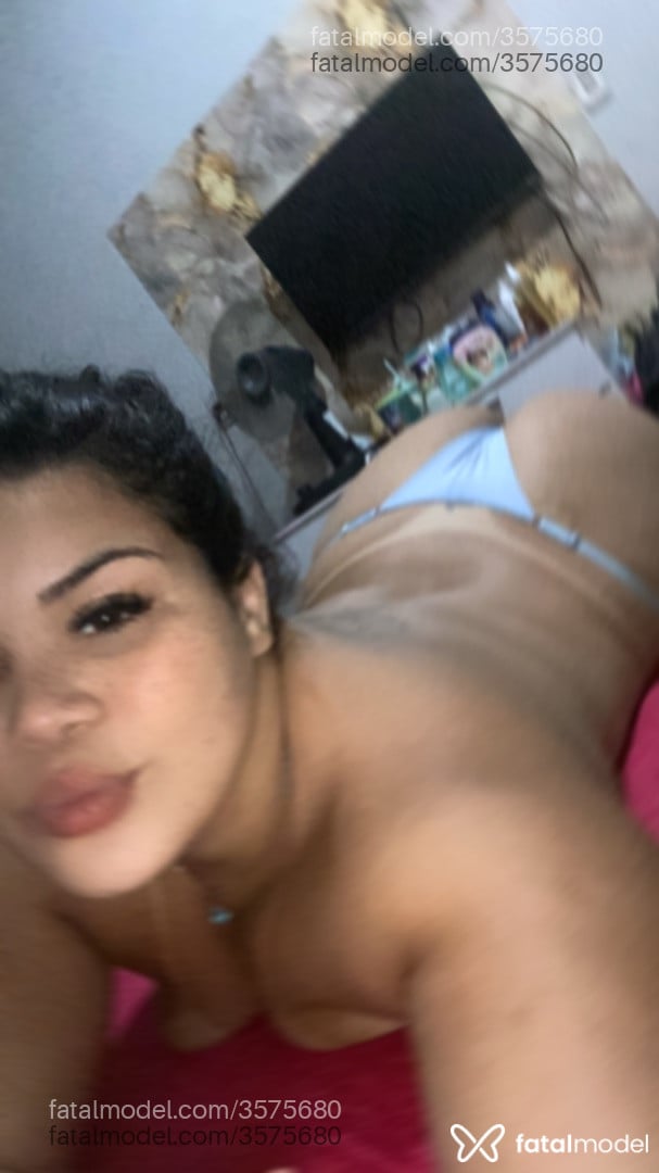 Acompanhante mulher morena (o) de olhos castanhos - Viana
