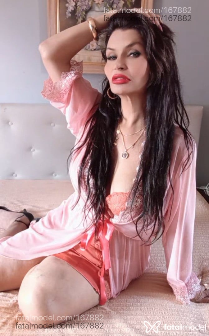 Acompanhante mulher morena (o) de olhos castanhos - Luiza Alves