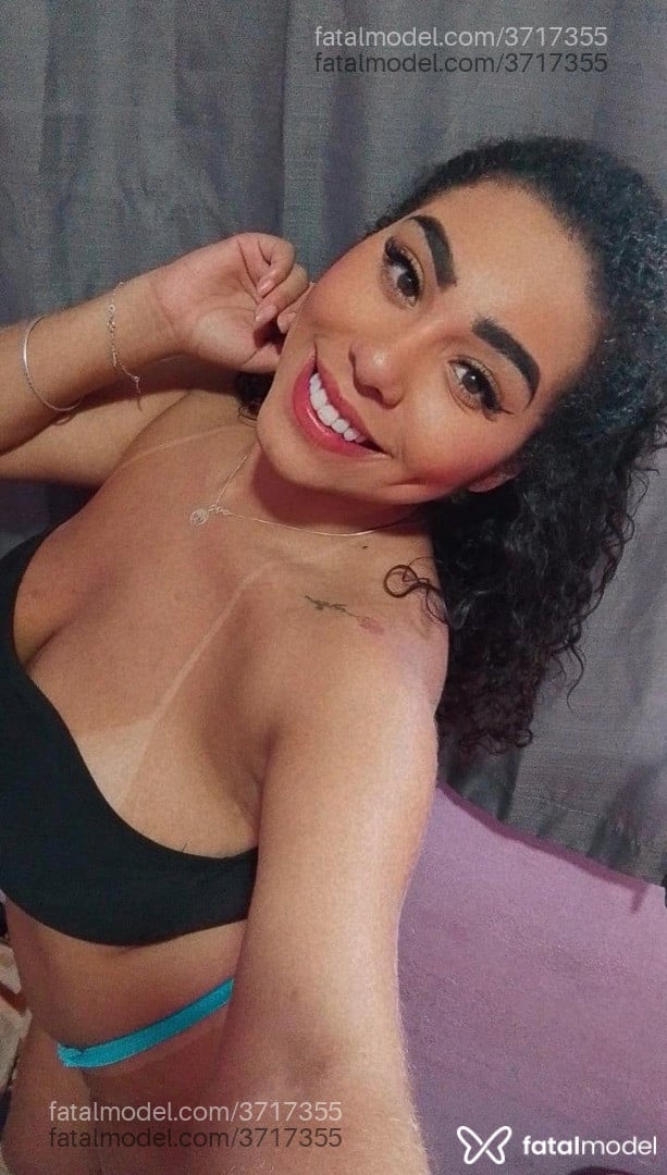 Acompanhante mulher morena (o) de olhos castanhos - Alice