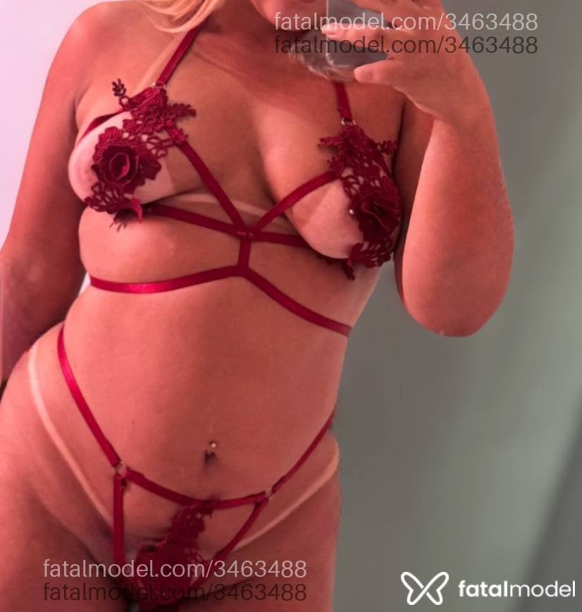 Acompanhante mulher loira (o) de olhos castanhos - Bianca