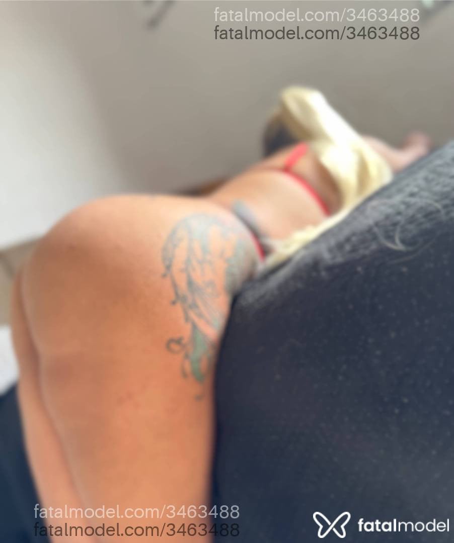 Acompanhante mulher loira (o) de olhos castanhos - Bianca