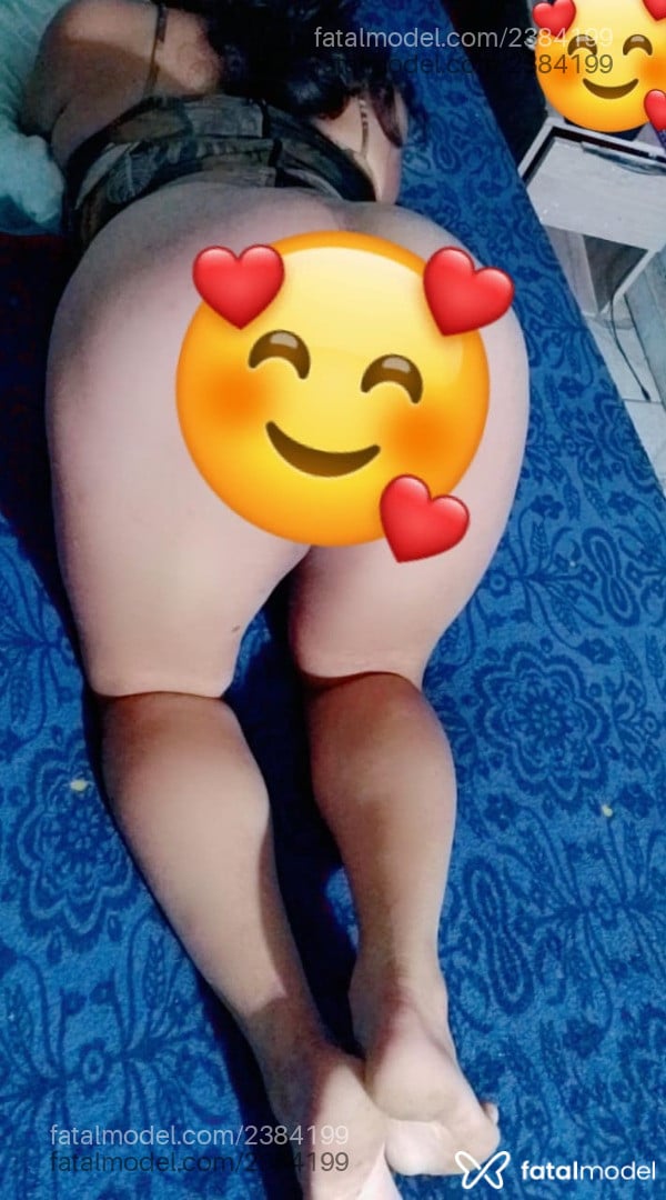Acompanhante mulher trans morena (o) de olhos pretos - Isis Lima