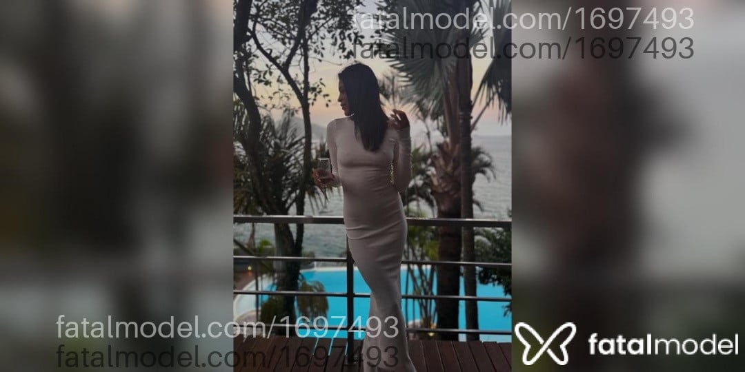 Acompanhante mulher morena (o) de olhos pretos - Ayla Mineiro