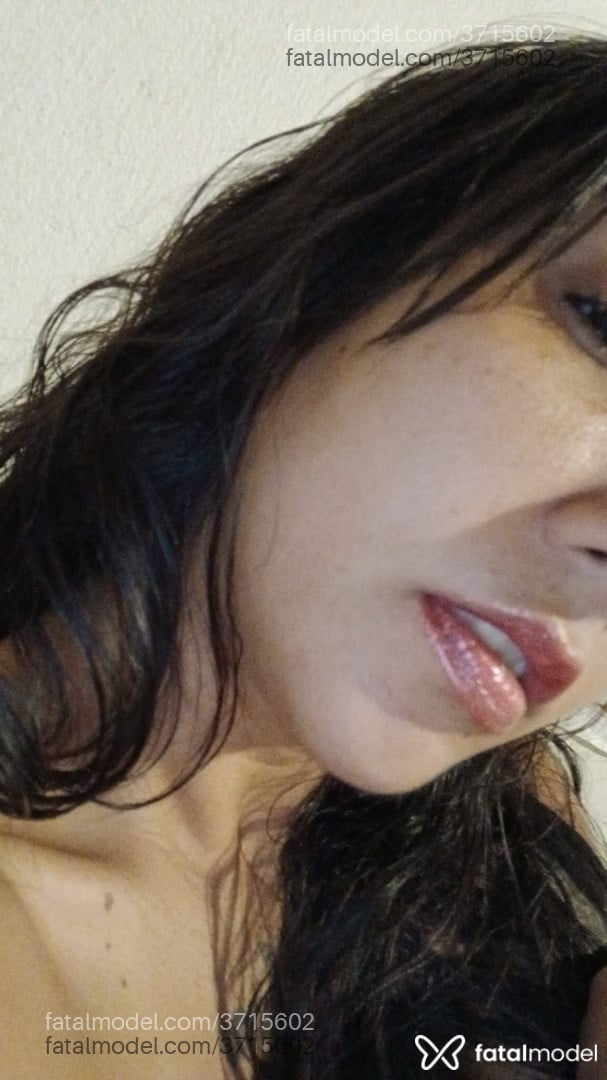 Acompanhante mulher morena (o) de olhos castanhos - Bruninha