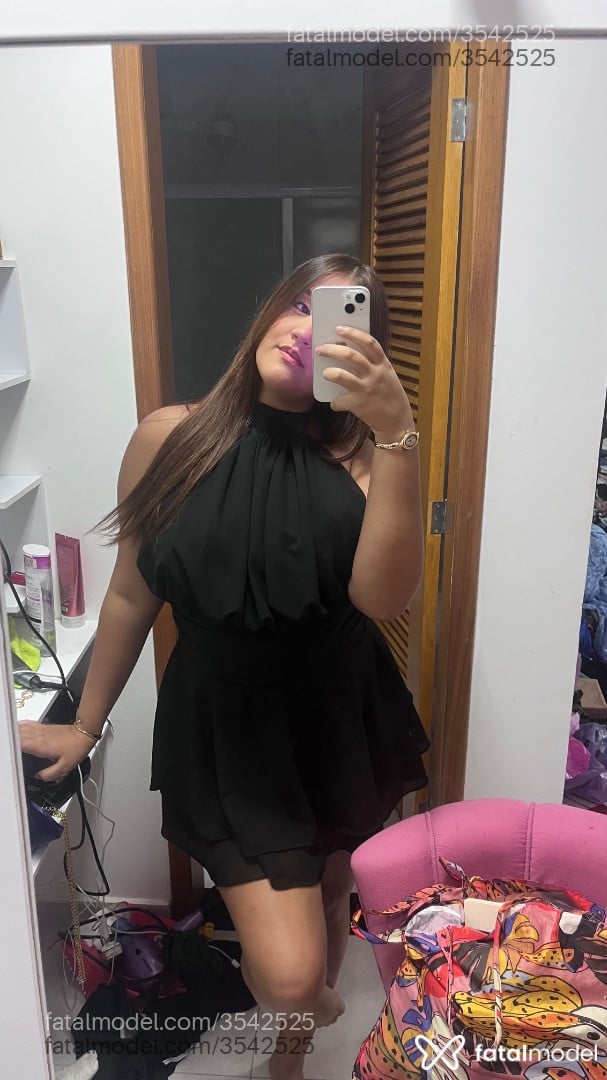 Acompanhante mulher morena (o) de olhos castanhos - Mia Ferrari