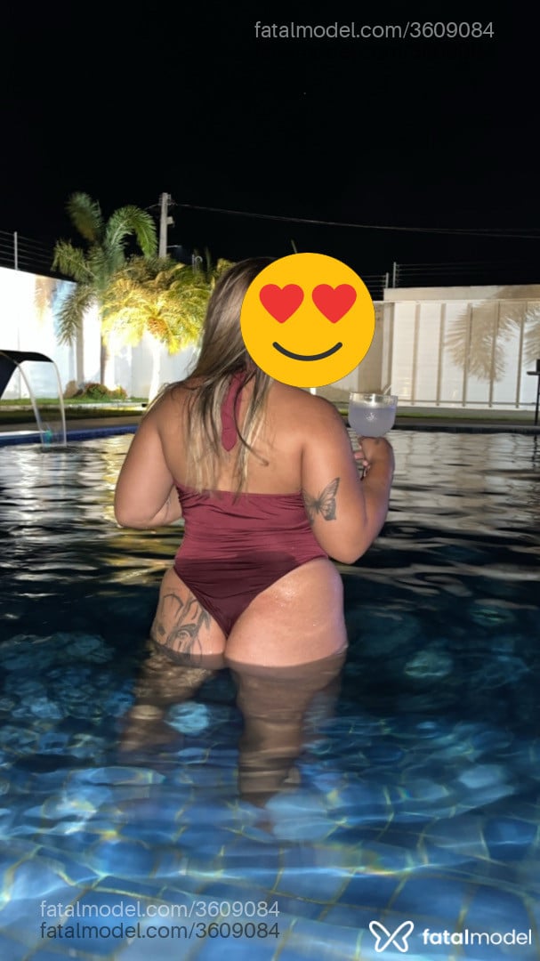Acompanhante mulher loira (o) de olhos verdes - Jobloirinha