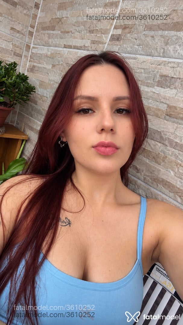 Acompanhante mulher ruiva (o) de olhos castanhos - Liliane