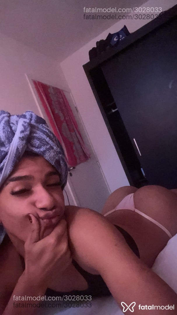 Acompanhante mulher trans com cabelo castanho de olhos castanhos - Danny Blogs