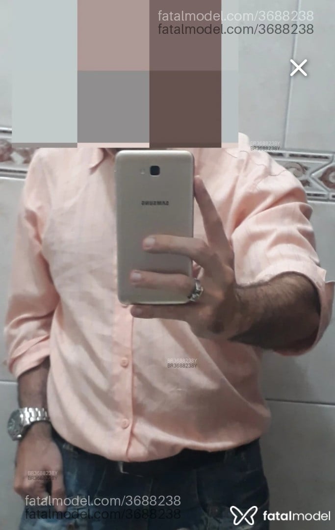 Acompanhante homem sem cabelo de olhos castanhos - Cláudio Santos