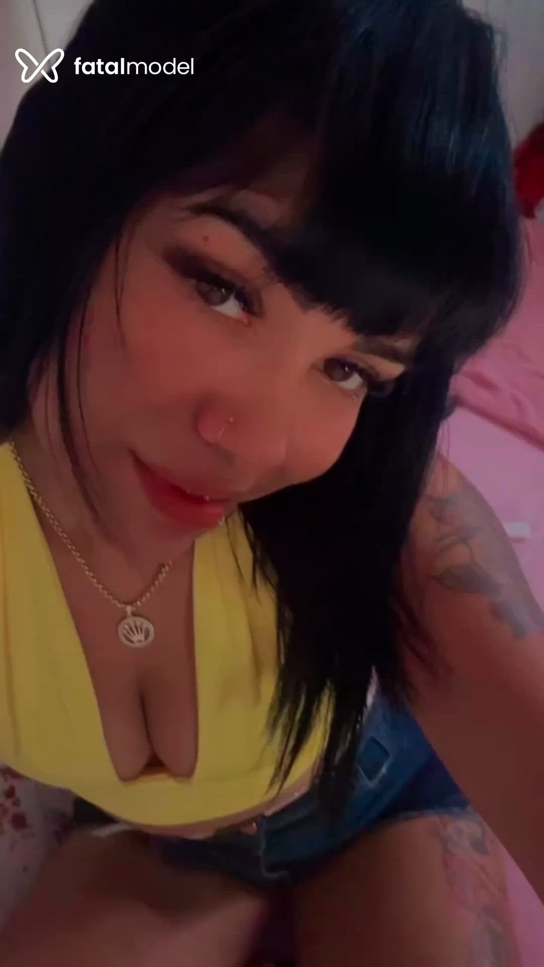Acompanhante mulher morena (o) de olhos mel - Mika