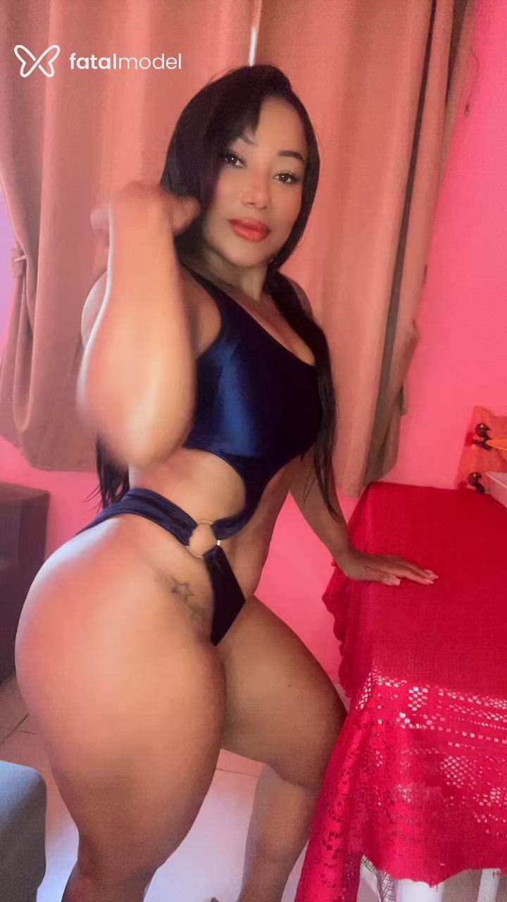Acompanhante mulher morena (o) de olhos pretos - Nadila