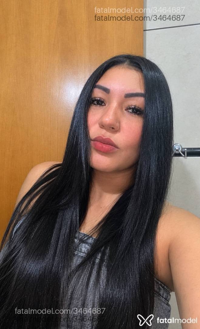 Acompanhante mulher morena (o) de olhos pretos - Mariana