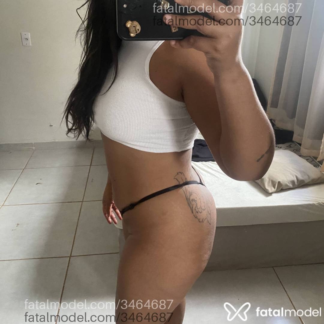 Acompanhante mulher morena (o) de olhos pretos - Mariana