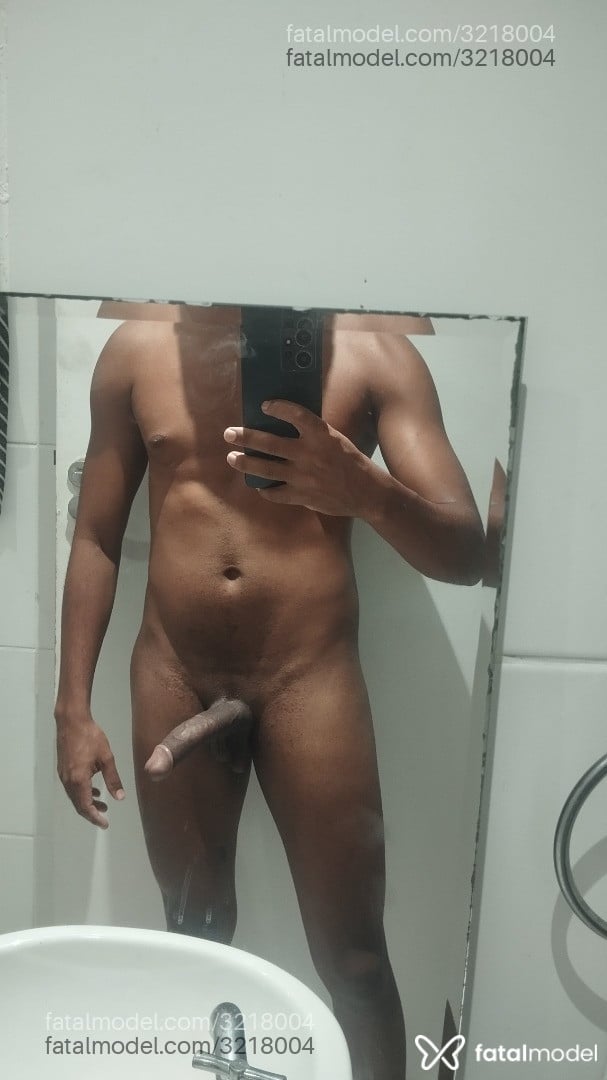 Acompanhante homem morena (o) de olhos pretos - João Guilherme