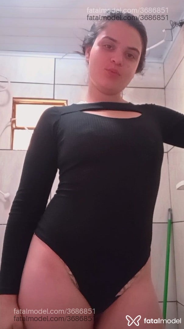 Acompanhante mulher loira (o) de olhos mel - Andri