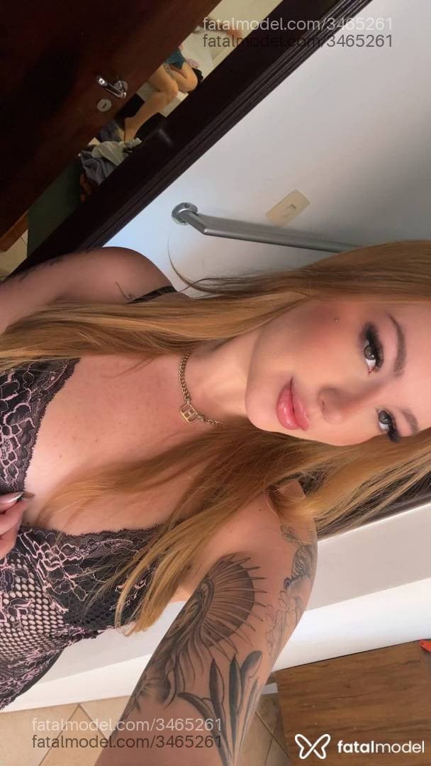 Acompanhante mulher loira (o) de olhos verdes - Bruna