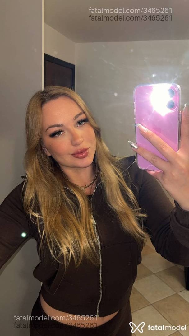 Acompanhante mulher loira (o) de olhos verdes - Bruna