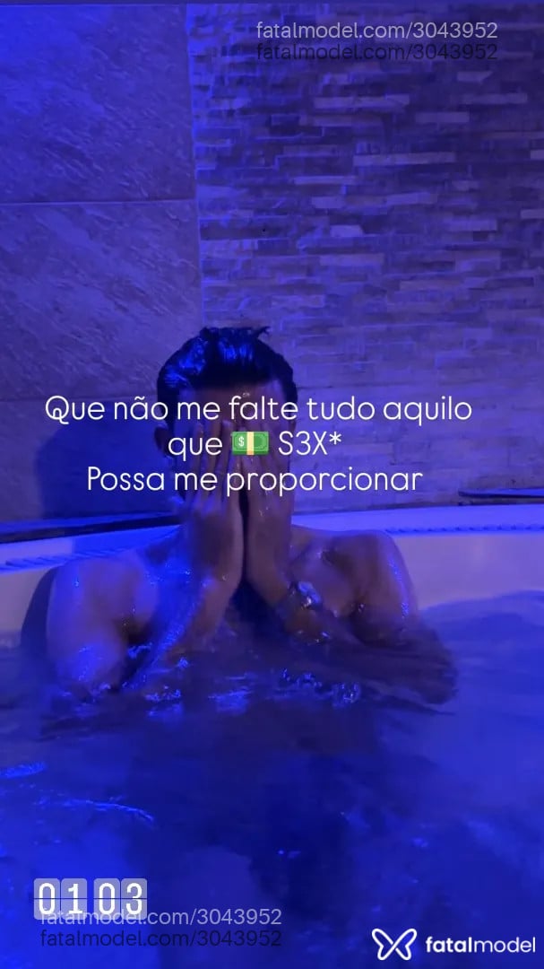 Acompanhante mulher trans com cabelo castanho de olhos castanhos - Luna Paciotti