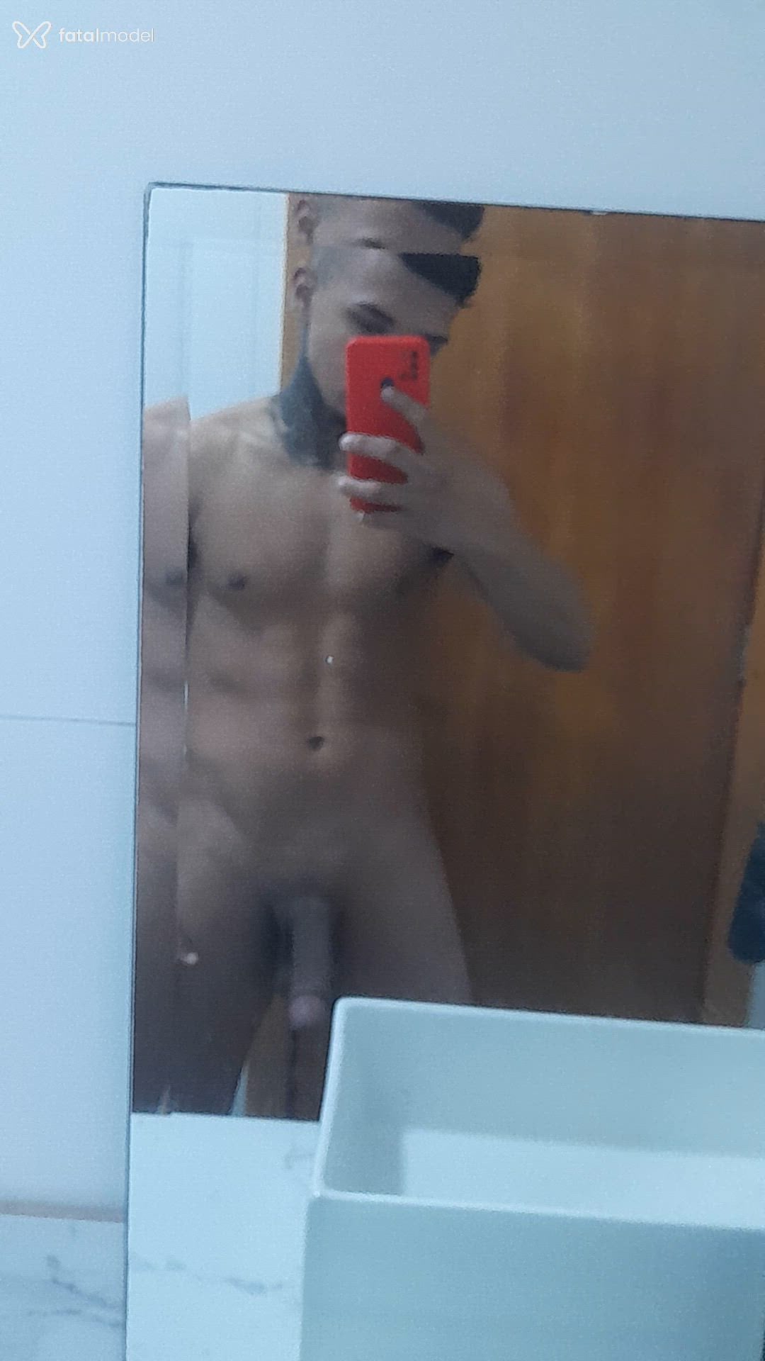 Acompanhante homem morena (o) de olhos castanhos em Balneário Camboriú Acompanhante homem morena (o) de olhos castanhos em Balneário Camboriú - Neckel