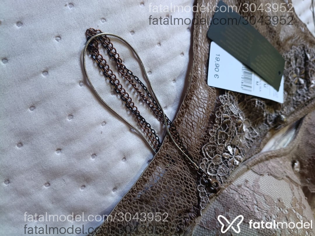 Acompanhante mulher trans com cabelo castanho de olhos castanhos - Luna Paciotti