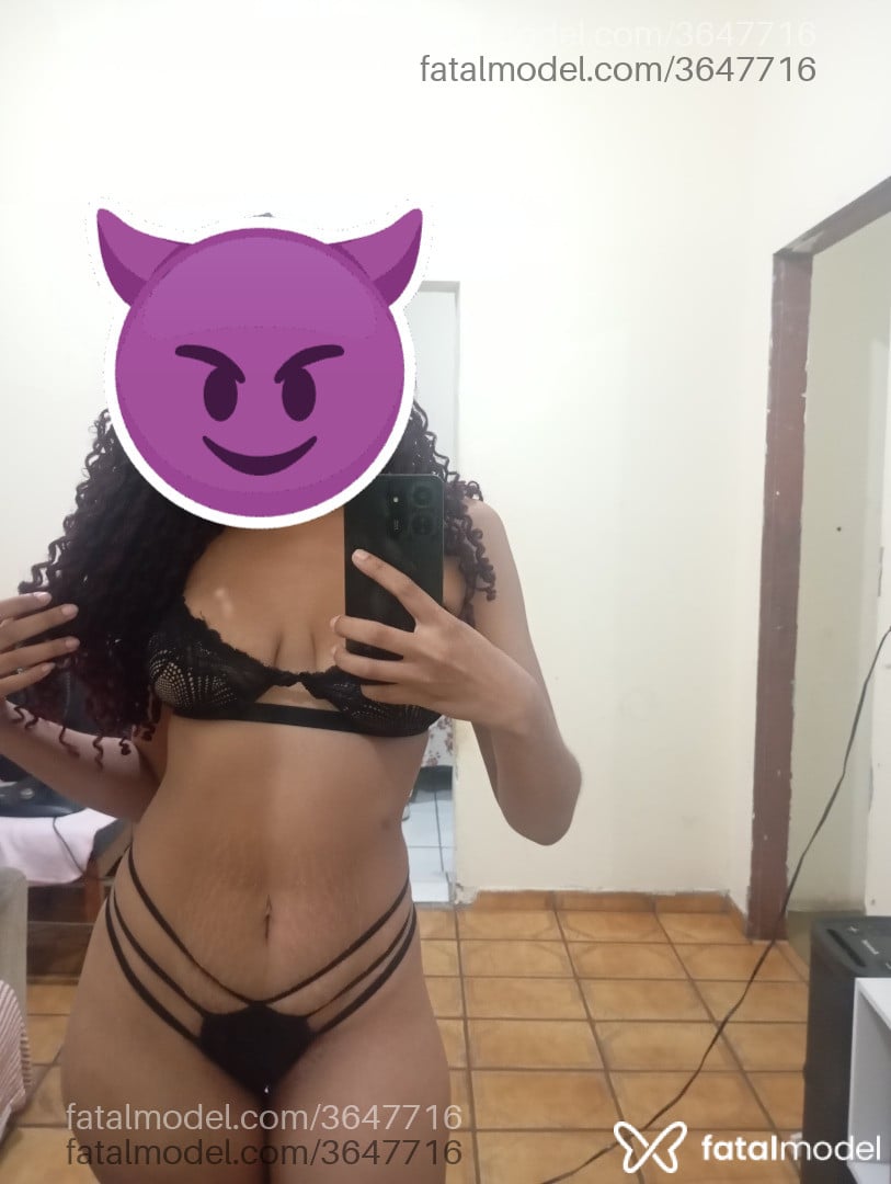 Acompanhante mulher morena (o) de olhos castanhos - Yasmin Gomes