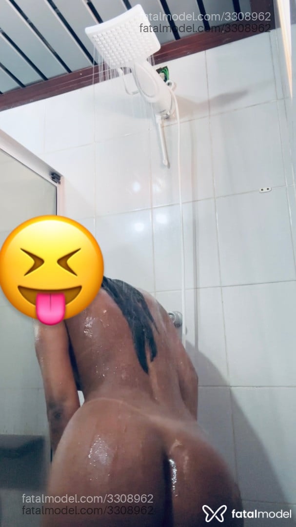 Acompanhante mulher morena (o) de olhos pretos - Carol