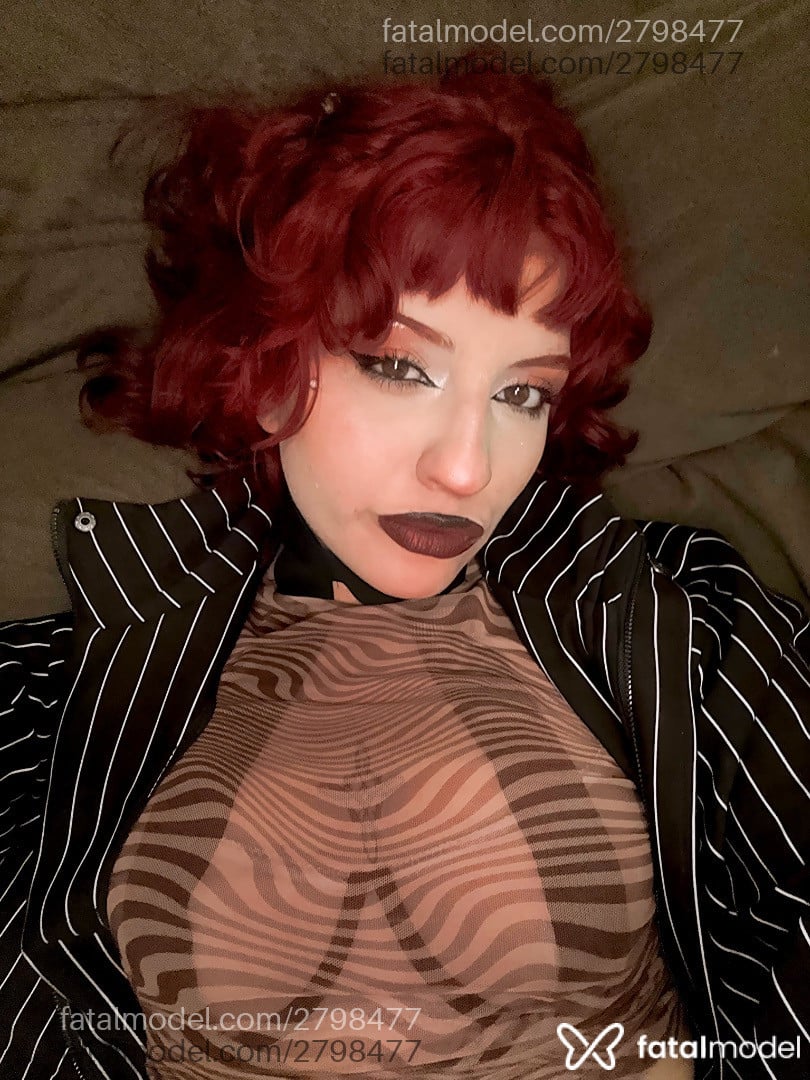 Acompanhante mulher ruiva (o) de olhos mel - Ariel