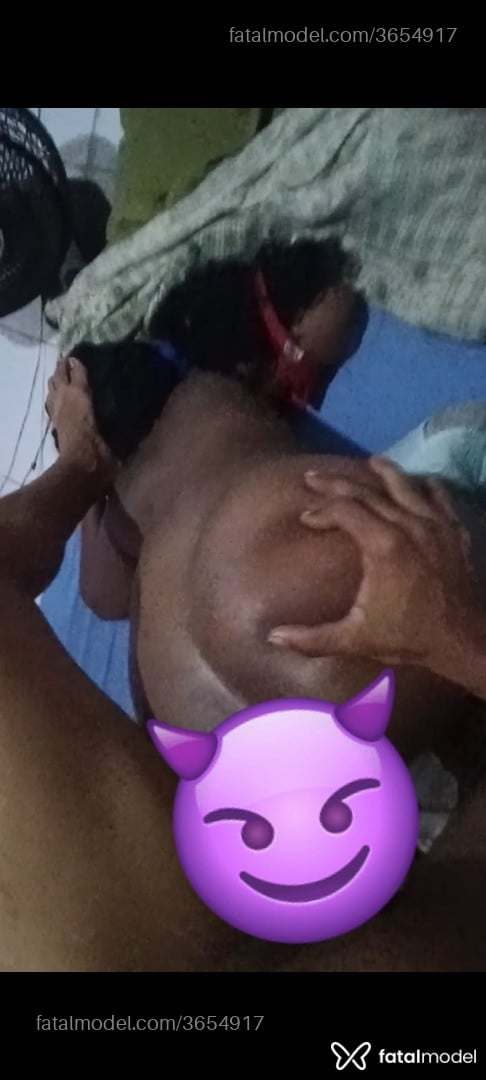 Acompanhante mulher morena (o) de olhos pretos - Camila