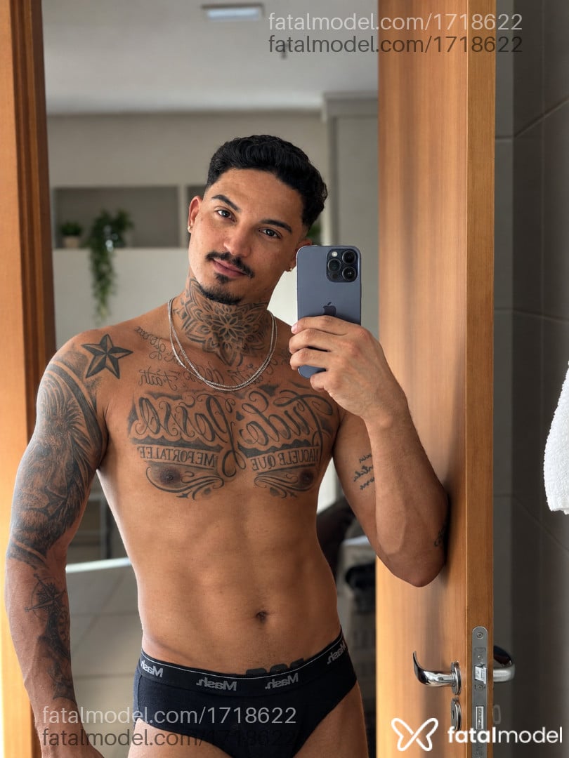 Acompanhante homem morena (o) de olhos castanhos - Ruanezz