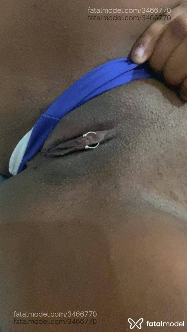 Acompanhante mulher morena (o) de olhos pretos - Bruna Lopes