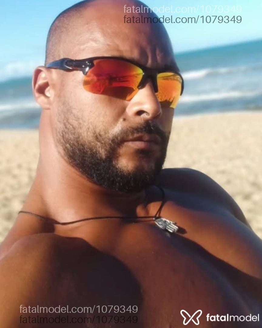 Acompanhante homem morena (o) de olhos castanhos - Marcelo