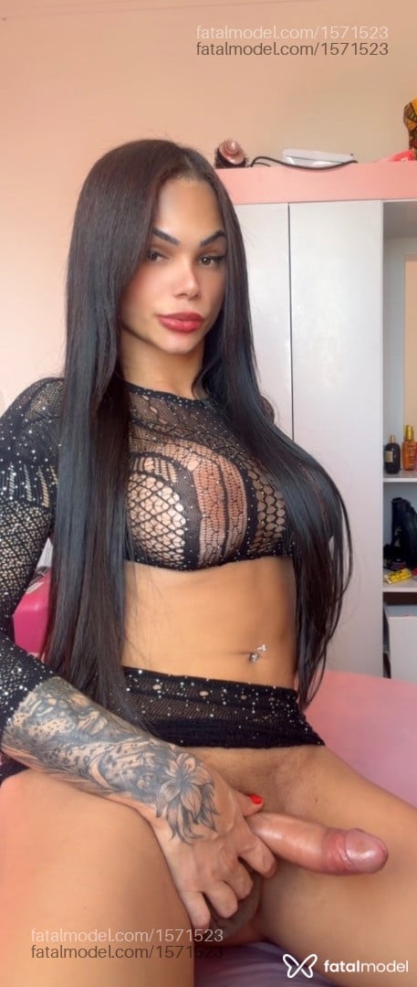 Acompanhante mulher trans morena (o) de olhos castanhos - Isabelly Garcia