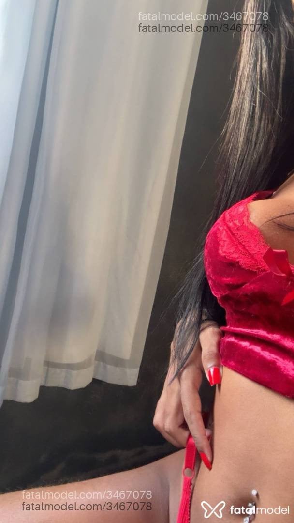 Acompanhante mulher trans morena (o) de olhos mel - Melissa