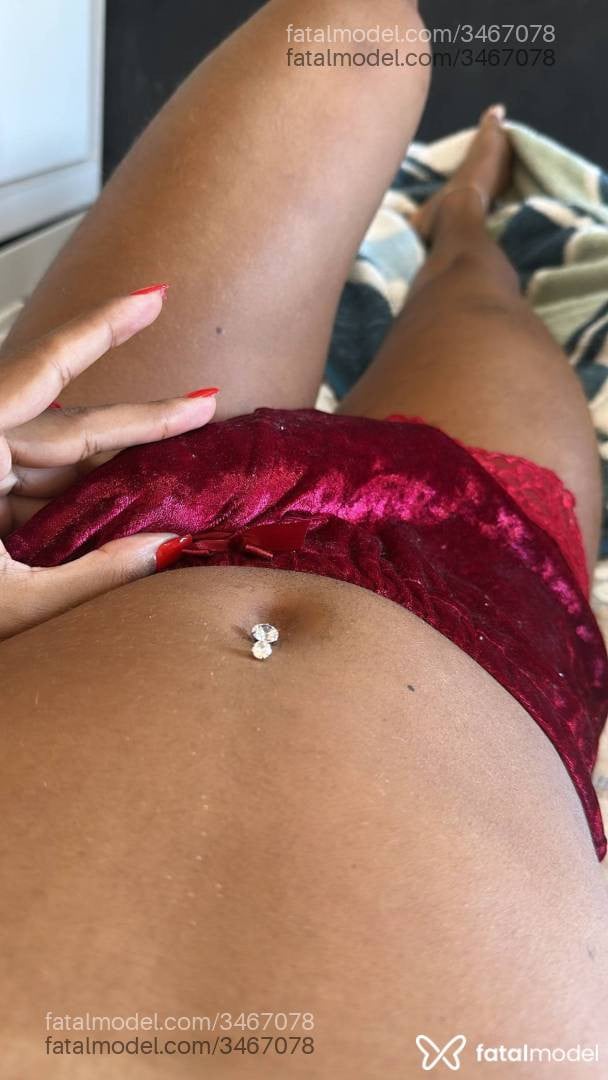 Acompanhante mulher trans morena (o) de olhos mel - Melissa