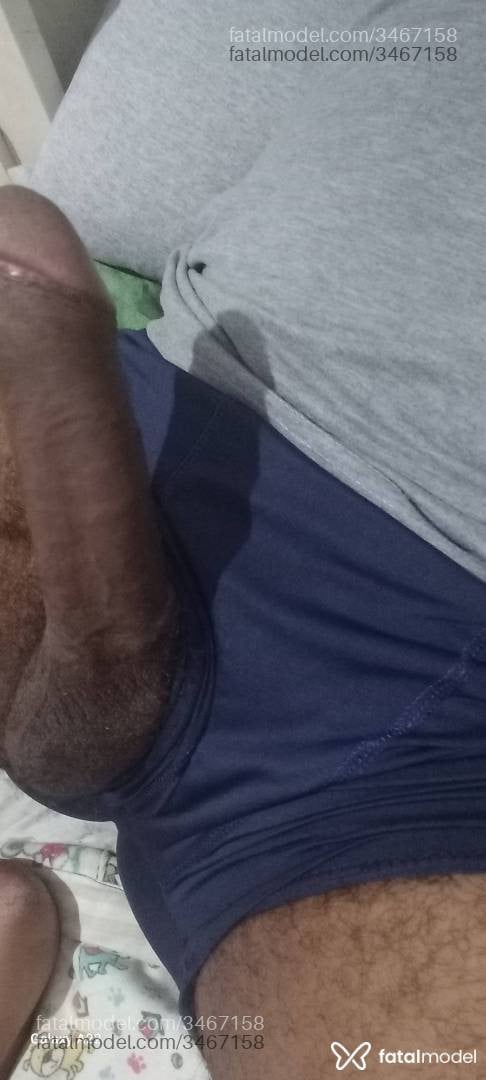 Acompanhante homem morena (o) de olhos castanhos - Marreta Preta