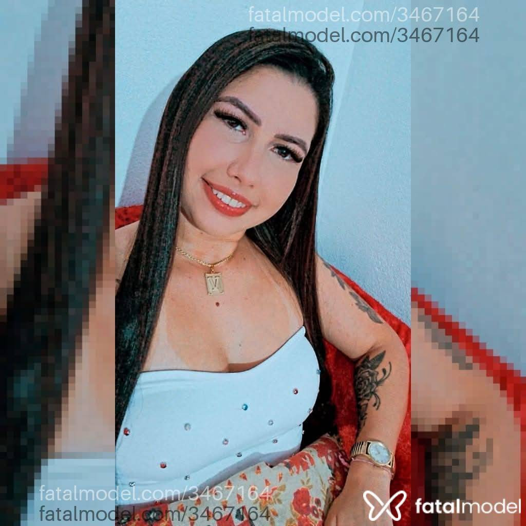 Acompanhante mulher morena (o) de olhos castanhos - Larissa