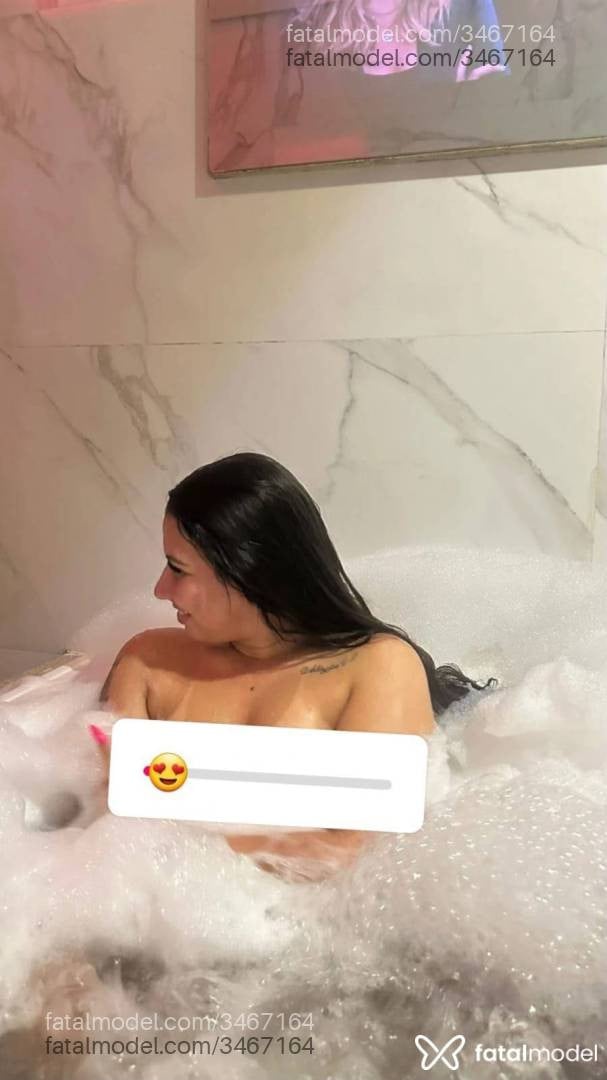 Acompanhante mulher morena (o) de olhos castanhos - Larissa