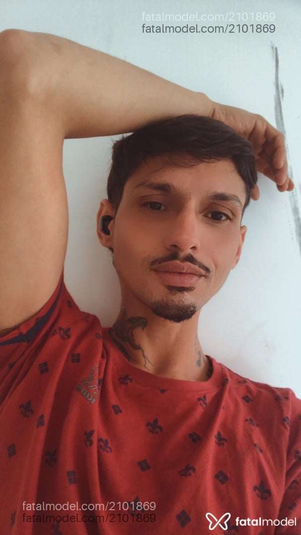 Acompanhante homem com cabelo castanho de olhos castanhos - Kazan