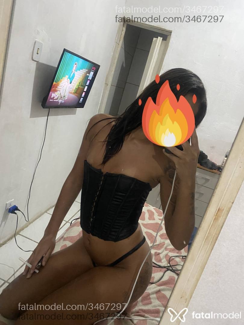Acompanhante mulher com cabelo castanho de olhos castanhos - Alanna