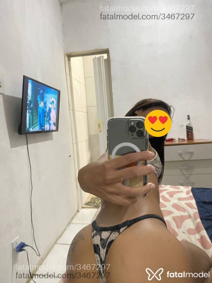 Acompanhante mulher com cabelo castanho de olhos castanhos - Alanna