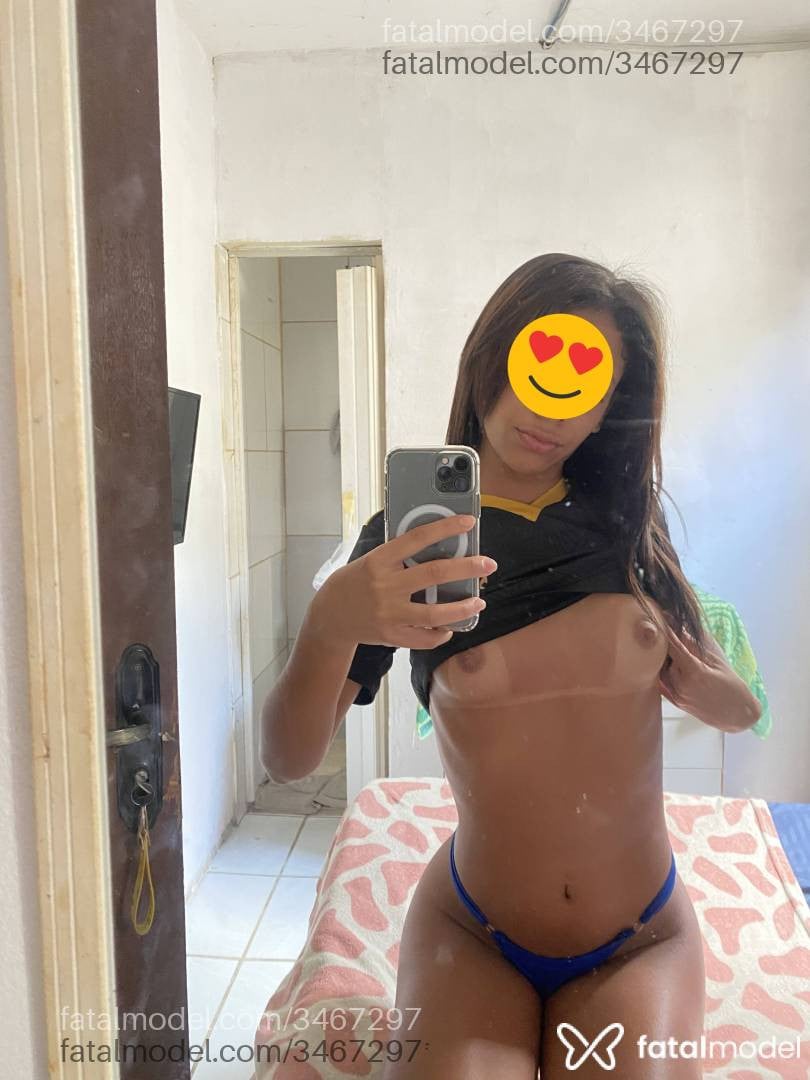 Acompanhante mulher com cabelo castanho de olhos castanhos - Alanna Melo