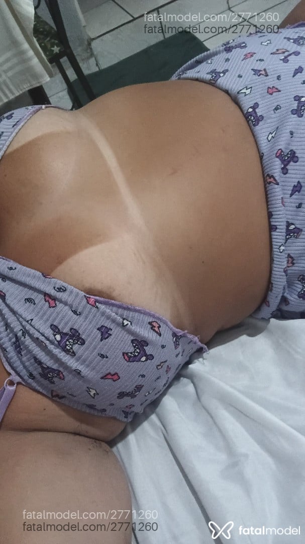 Acompanhante mulher com cabelo castanho de olhos verdes - Aninha
