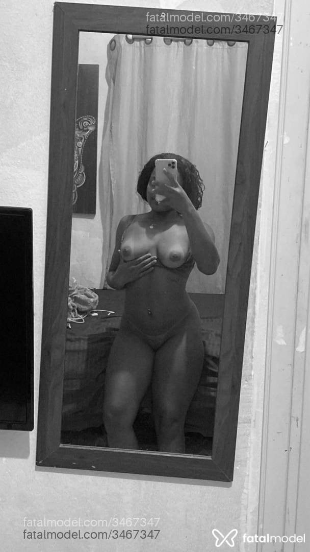 Acompanhante mulher morena (o) de olhos pretos - Rebecca